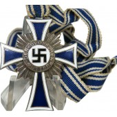 Mutterkreuz in Silber.