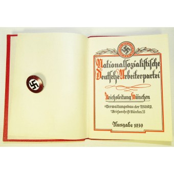 NSDAP-lidmaatschapsboek (1939 editie) + genaamd NSDAP-badge. Espenlaub militaria
