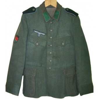 Nederländsk tunika för Wehrmacht med Turkistan-volontärinsignier. Espenlaub militaria