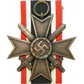 Cruz al Mérito de Guerra con espadas, 2ª clase, KVK2 Kriegsverdienstkreuz 2. Klasse