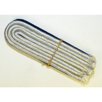 Minty pair of Wehrmacht medical service sew-in shoulder boards.. Espenlaub militaria