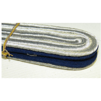 Minty pair of Wehrmacht medical service sew-in shoulder boards.. Espenlaub militaria