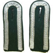 Transitional pair of Wehrmacht shoulder straps without piping
