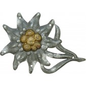 Знак в виде цветка эдельвейса на кепи гебиргсегеря