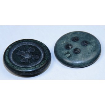 13 mm bright green 3rd Reich Polizei uniform bone button. Espenlaub militaria
