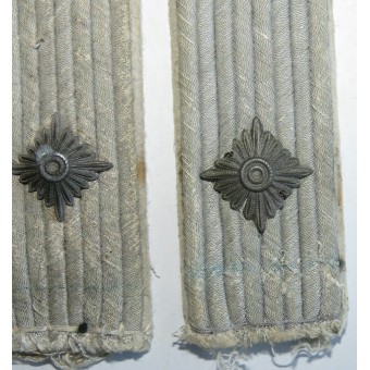 Einnähbare Schulterklappen für den Oberlieutenant der Wehrmacht - Infanterist.. Espenlaub militaria