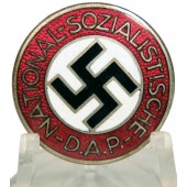 NSDAP:n M1/13 RZM Chr.Lauerin jäsenen rintamerkki.