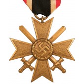 Cruz al Mérito de Guerra de Segunda Clase con Espadas PKZ 63 Franz Klamt