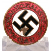 Insignia dañada del NSDAP Vrage und Apreck
