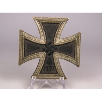 Eisernes Kreuz 1. Klasse 1939 FO auf einem Stück eines authentischen deutschen Waffenrocks. Espenlaub militaria