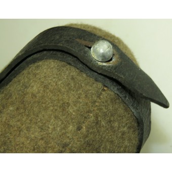 German soldiers canteen in a felt cover with an aluminum cup. Espenlaub militaria