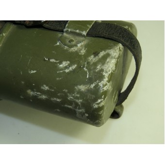 Deutsche Soldatenflasche im Filzbezug mit Aluminiumbecher. Espenlaub militaria