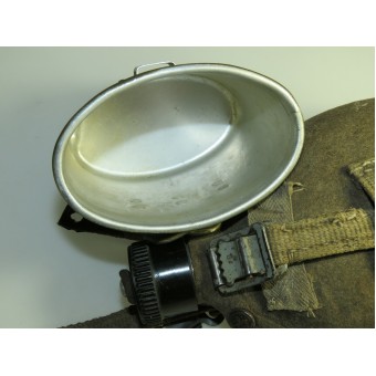 Wehrmacht or Waffen SS canteen with an aluminum mug in a tropical cover.. Espenlaub militaria