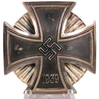 Croix de fer de 1ère classe 1939, variante à vis de C.F. Zimmermann. Espenlaub militaria