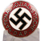 Insignia del NSDAP con el número 34 (Karl Wurster, Markneukirchen)