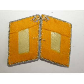 Pattes de collier dofficier de la Luftwaffe pour un Oberleutnant (unités volantes ou parachutistes). Espenlaub militaria