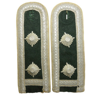 Sewn-in Shoulder Boards of a Wehrmacht Infantry Oberfeldwebel. Espenlaub militaria