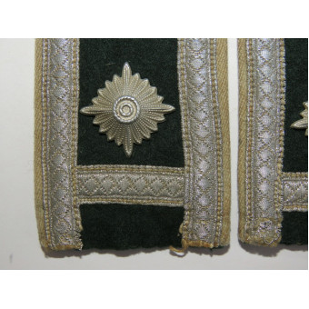 Sewn-in Shoulder Boards of a Wehrmacht Infantry Oberfeldwebel. Espenlaub militaria