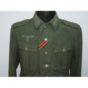 1941 Model Wehrmacht Tunic for a Funker with Shoulder Boards Lemon-Yellow Piping. Espenlaub militaria