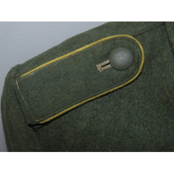 1941 Model Wehrmacht Tunic for a Funker with Shoulder Boards Lemon-Yellow Piping. Espenlaub militaria