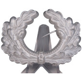 Aluminium oak leaf wreath for a Wehrmacht Heer visor cap