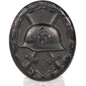 Le grade noir de l'insigne de blessure 1939 marqué 32 - W. Hobacher