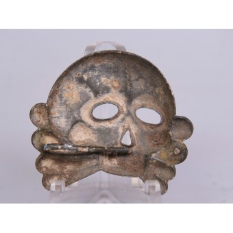 Wehrmacht 5th Cavalry Regiment or early SS traditional jawless skull. Zink. Espenlaub militaria