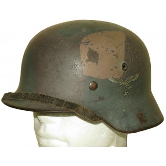 Single decal Luftwaffe m40 Camo steel helmet, Q66/7568. Espenlaub militaria