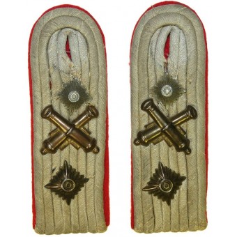 Artillery shoulder boards for Ordinance Hauptmann. Espenlaub militaria