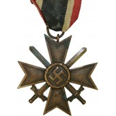 KVK II klasse Oorlogsverdienste kruis, gepatineerd brons
