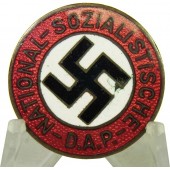 Insignia de miembro del NSDAP por Fritz Zimmermann marcada M 1/72 RZM