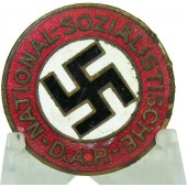 NSDAP lid badge. Vroeg. Ges.Gesch gemarkeerd