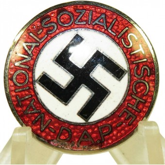 Abzeichen der Nationalsozialistischen Deutschen Arbeiterpartei, NSDAP, M1/137, selten.. Espenlaub militaria