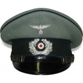 Wehrmacht Sanitäter/Medical personnel visor hattu värvätylle miehelle.