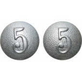 Wehrmacht Heer early buttons for shoulder straps  with company number "5"