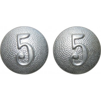 Wehrmacht Heer early buttons for shoulder straps  with company number 5. Espenlaub militaria