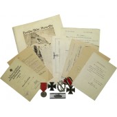 Set Panzervernichtungsabzeichen en andere onderscheidingen met documenten voor luitenant Julius Hahn.