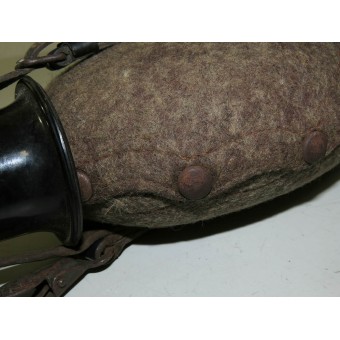 Mensa tedesco ESB 42 in una copertura di feltro con un top in bachelite. Espenlaub militaria