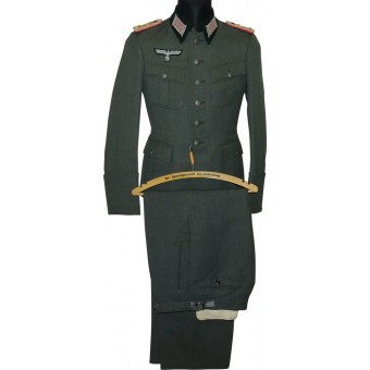 Minty Feldbluse et un pantalon de Hauptmann de reconnaissance blindée. Espenlaub militaria