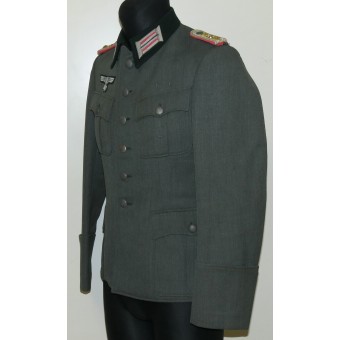 De menta Feldbluse y los pantalones del Hauptmann de blindados de reconocimiento. Espenlaub militaria