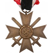 Kriegsverdienstkreuz II klasse. 1939 mit Schwertern. KVKII. Pronssi