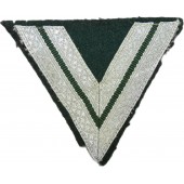 L'uniforme de la Wehrmacht Heer a supprimé le winkel du grade d'Obergefreiter.