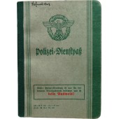 WW2 alkuperäinen Polizei-Dienstpaß. Bandenkampfabzeichen myöntäminen.