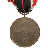 Médaille de la Croix du Mérite de la guerre de 1939. En bronze. Excellent état.