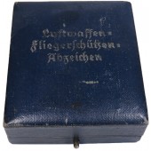 Box of an issue for "Luftwaffen Fliegerschützenabzeichen"