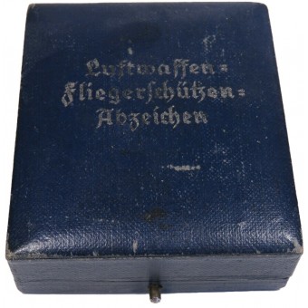 Box of an issue for Luftwaffen Fliegerschützenabzeichen. Espenlaub militaria