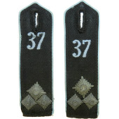 Hitlerjugend aircraft pilot shoulder straps for  Gefolgschaftsführer in Bann 37 Wilmersdorf–Berlin