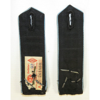 Погоны лётчика Гитлерюгенд в чине Гефольгшафтсфюрер в Bann 37 Вильмерсдорф- Берлин. Espenlaub militaria