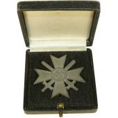 KVK1, 1939 War Merit Cross with swards  with a box, marked "4"