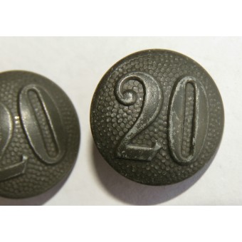 Las correas de hombro botones con el número de unidad 20 para la chaqueta de las Juventudes Hitlerianas o Wehrmacht uniforme.. Espenlaub militaria